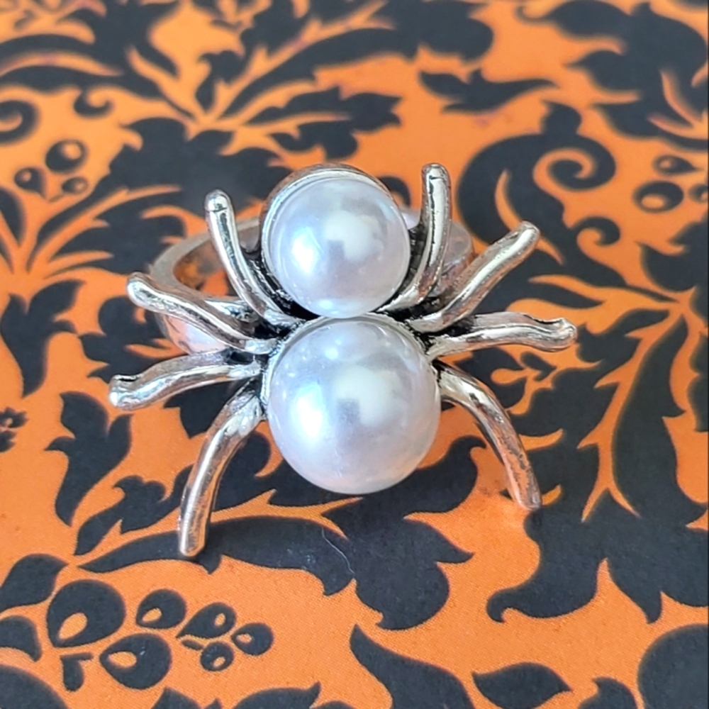 Spider Ring - Picture 1 of 2